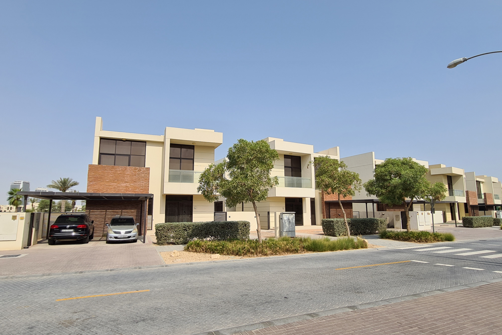 The Flora Damac Hills Dubai - Spacious villas available in Flora